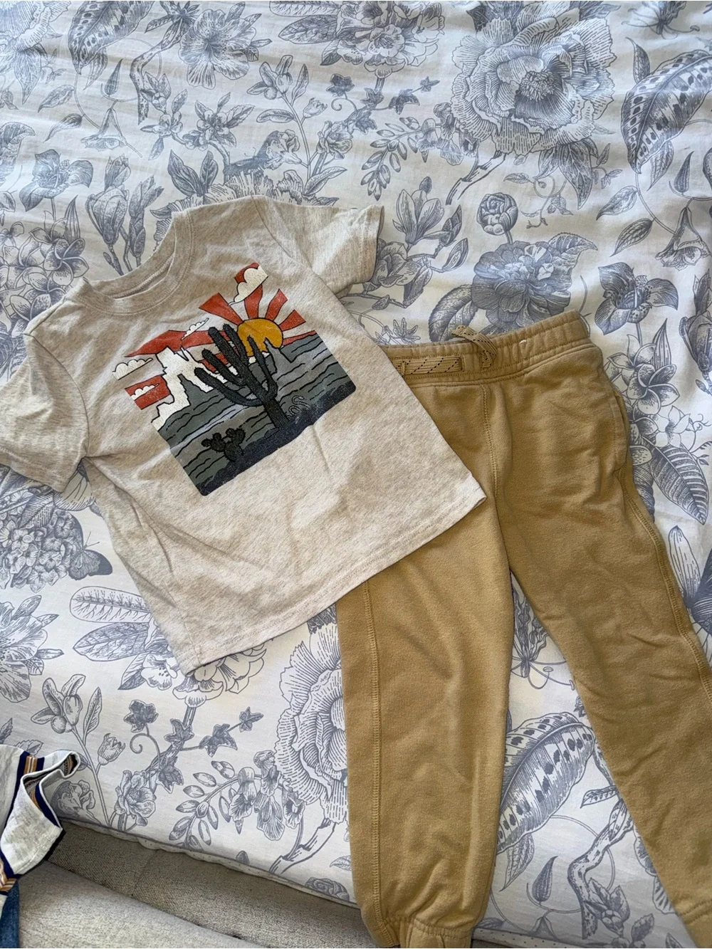 3T OUTFITS BUNDLE BAG + PJ SET